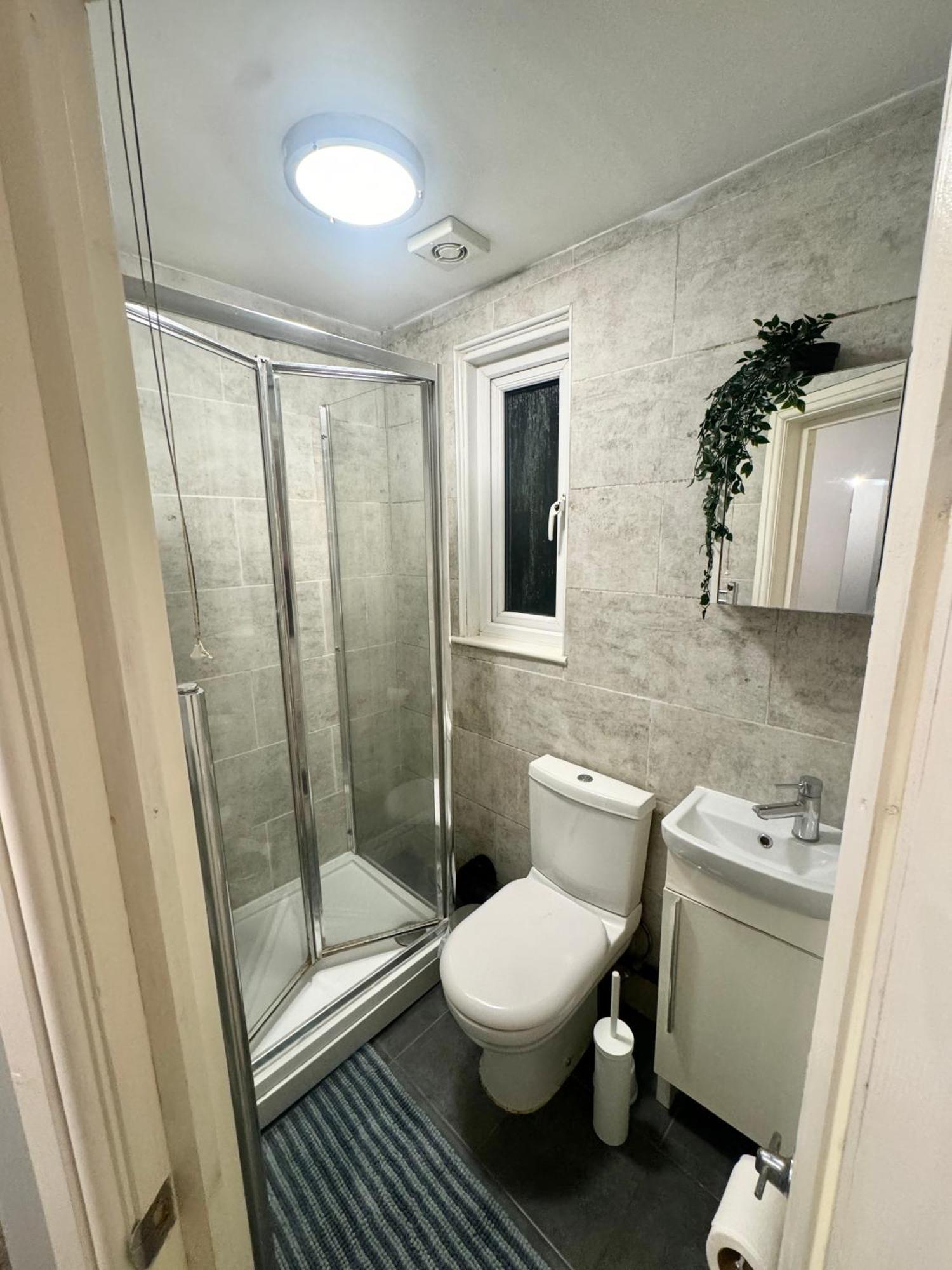 לונדון Modern En-Suite Rooms By Finsbury Park Station 8 Mins To King'S Cross By Tube מראה חיצוני תמונה