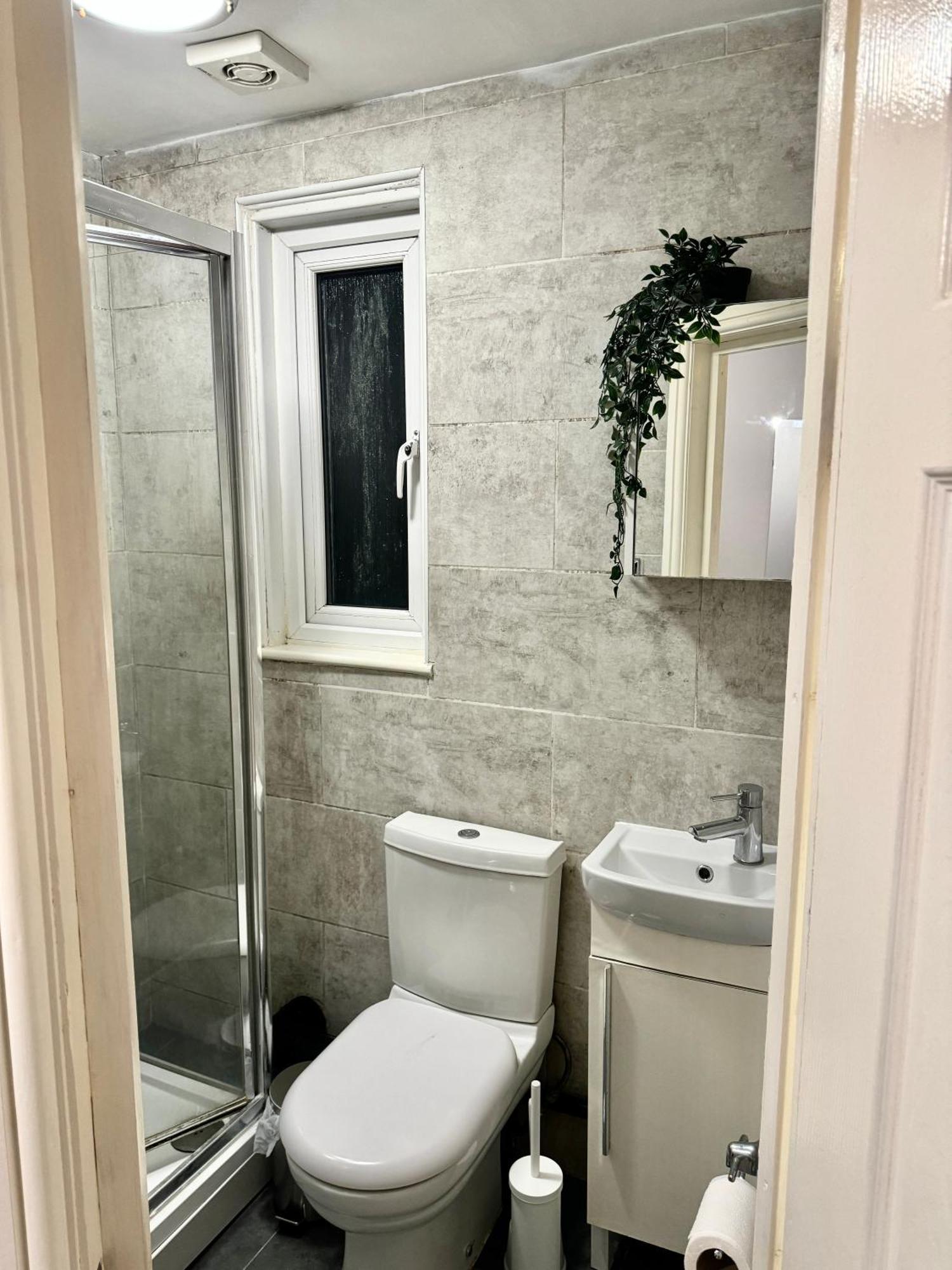לונדון Modern En-Suite Rooms By Finsbury Park Station 8 Mins To King'S Cross By Tube מראה חיצוני תמונה
